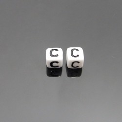 Biele kocky 6x6mm písmeno C