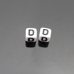 Biele kocky 6x6mm písmeno D